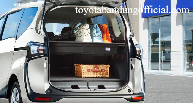 Mobil Sedan Favorit Keluarga